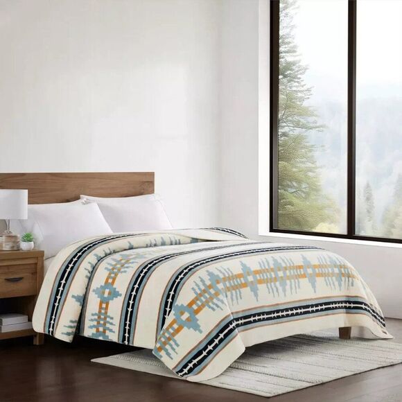QUEEN SIZE Pendleton plush blanket - NEW WITH TAGS - Picture 1 of 5
